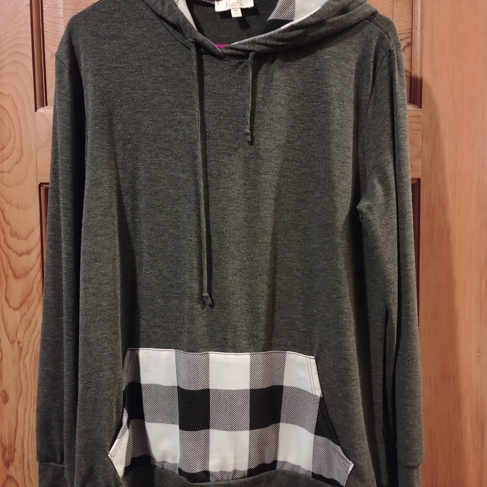 Lightweight Gray Hooded T with Checkered Accents